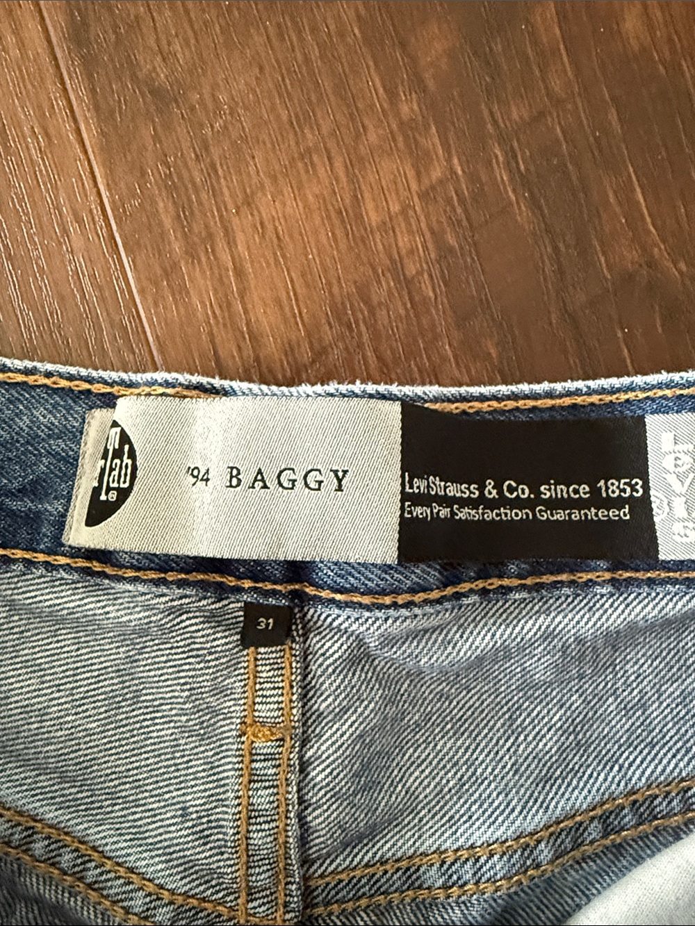 Levi's Silver Tab ‘94 Baggy Jeans - Picture 2 of 7